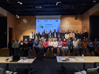 The project group of workpackage five is shown in a group portraite